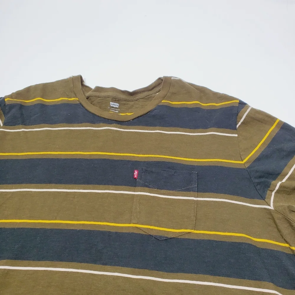 Levis T-Shirt Men Size 3XL‎ Short Sleeves Crewneck Striped Multicolor Pocket